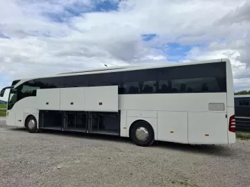 Mercedes-Benz tourismo RHD-M